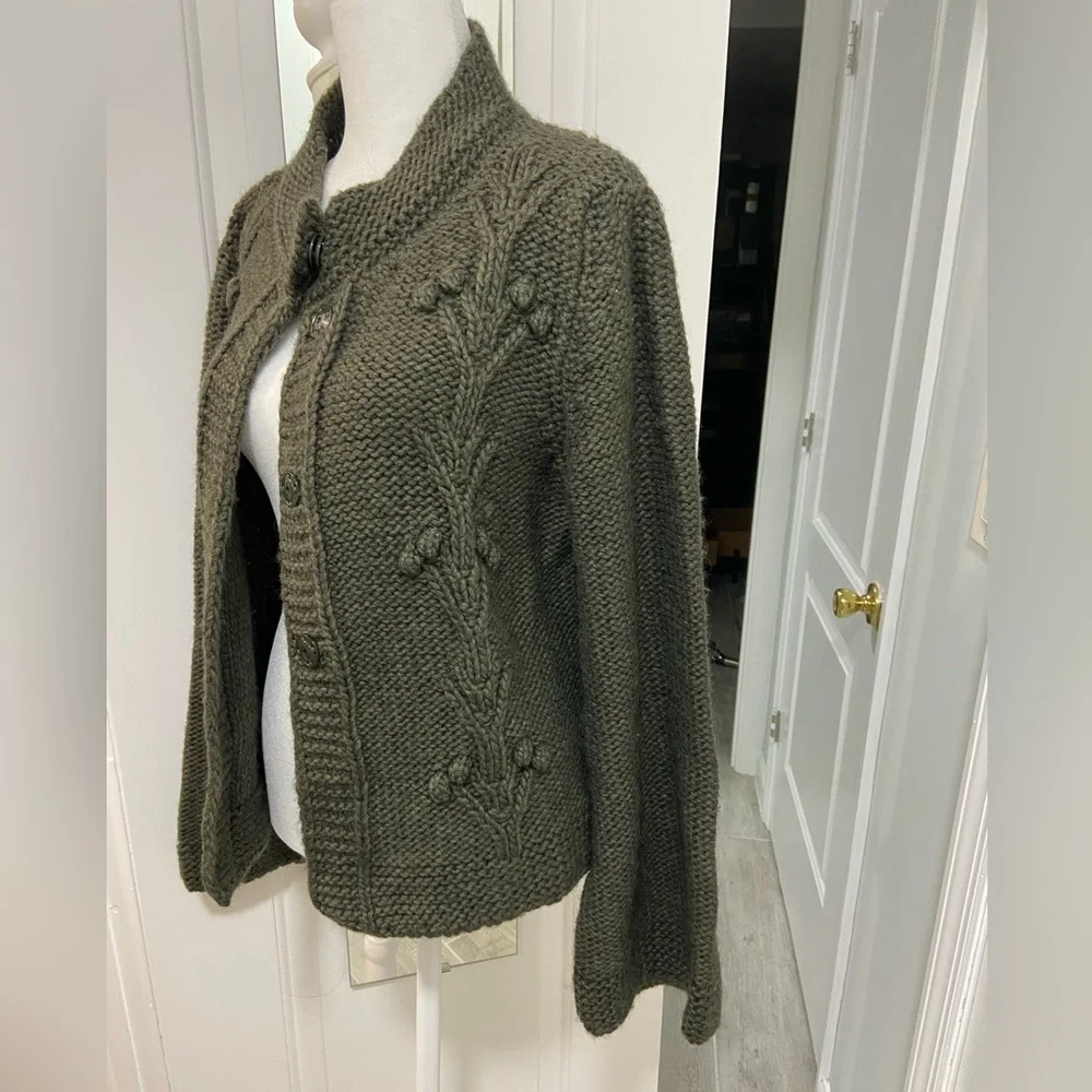 NWOT Elsamanda Made in Italy Cozy Olive Green Knit Sweater - Picture 2 of 7